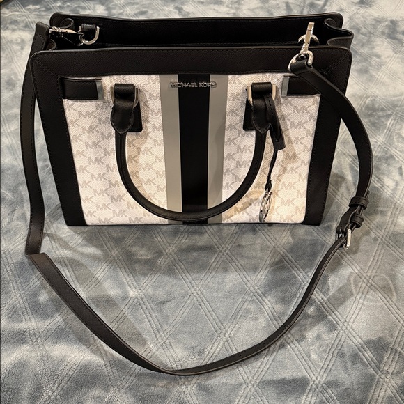 Michael Kors Black and Cream Satchel - Picture 6 of 8